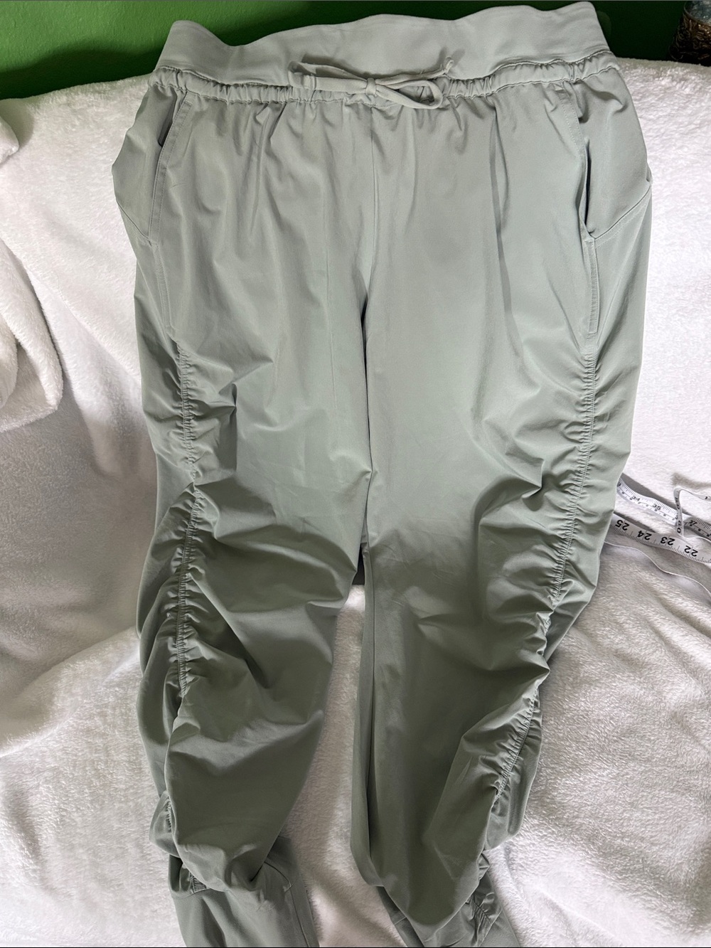 Athleta Sage Green Women's Drawstring Joggers